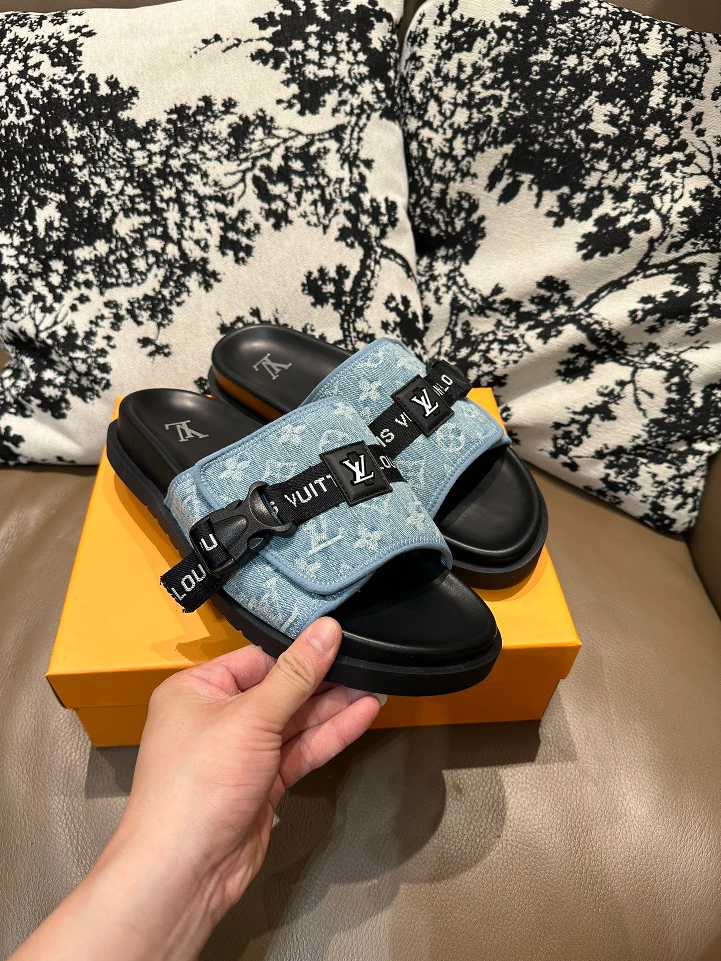 Men's shoes 💰360💰 LV buckle and Velcro, cowhide surface, sheepskin lining, size 36-46